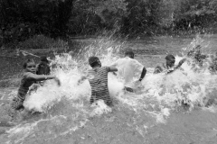 Art of water drumming of the Baka - 3